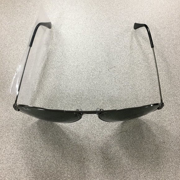 Ray-Ban Rb3025 Classic Aviator Sunglasses - Picture 4 of 10